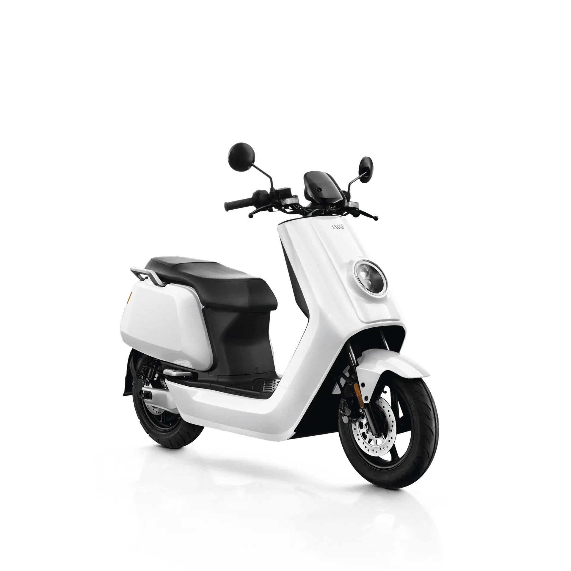 Robogó bérlés fehér színű 45 fokból