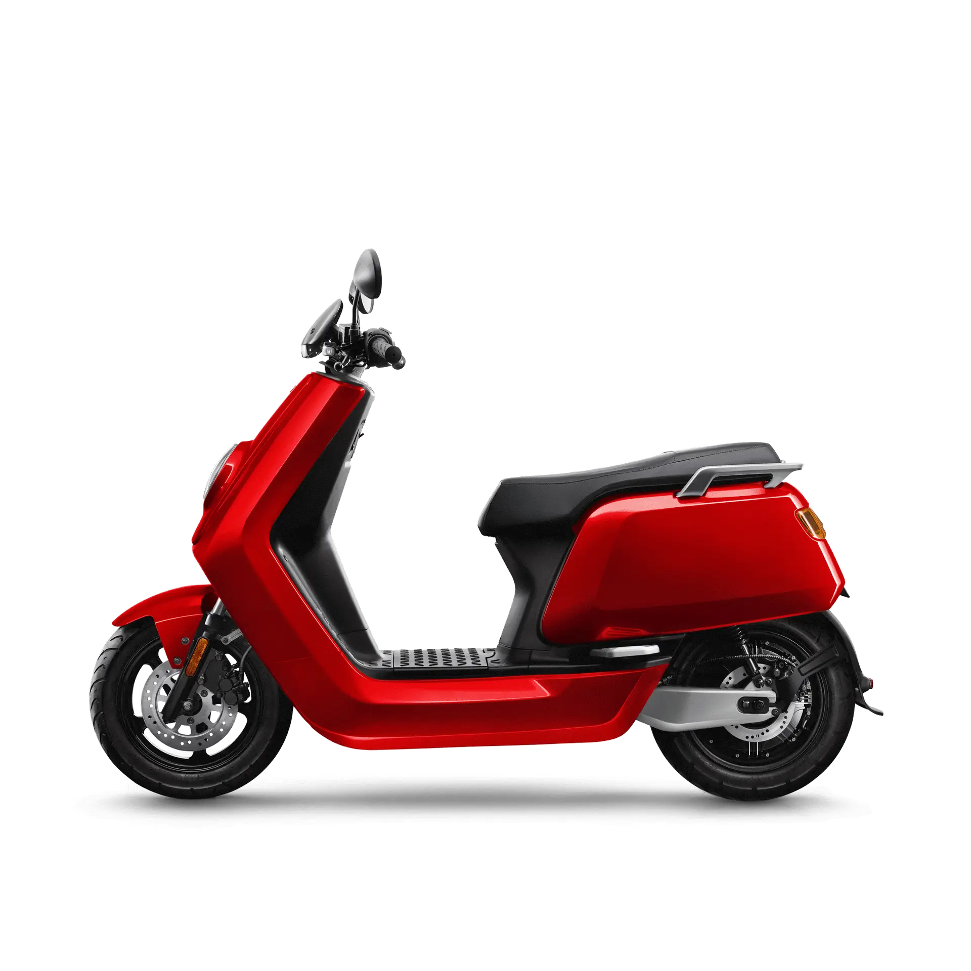 Robogó bérlés piros színű oldalról